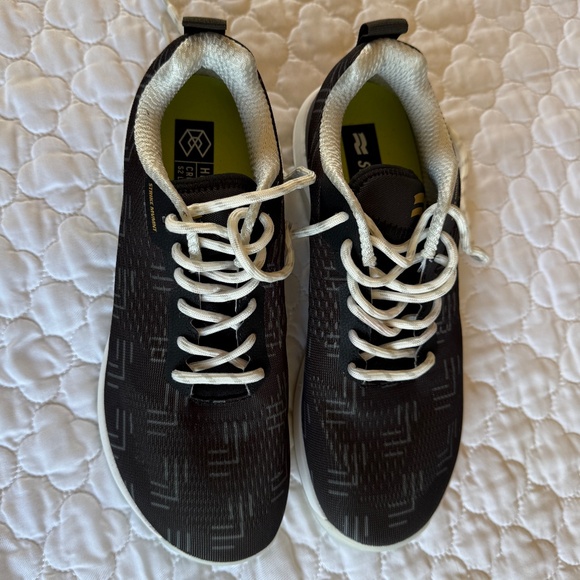 STRIKE MVMNT HAZE EZ Trainer Shoes Size 7 main image 9